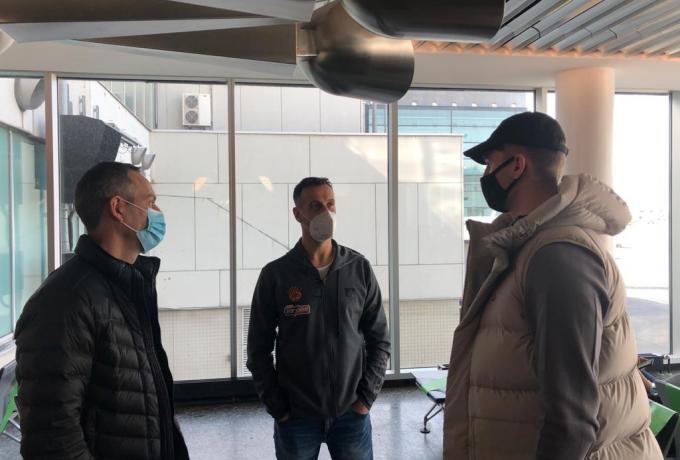 Συνάντησε συμπαίκτες και Κάτας στο αεροδρόμιο της Φρανκφούρτης ο Χεζόνια (pic)